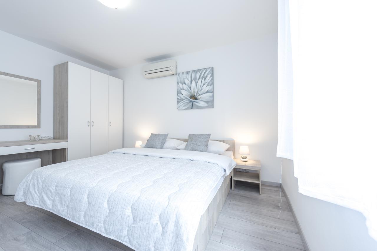 Luxury Apartment Skyscraper Dubrovnik Exterior photo